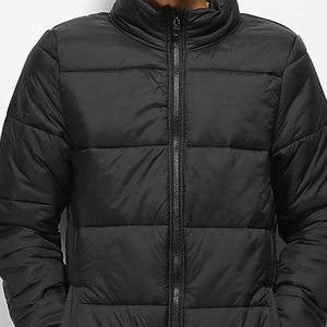 แจ็คเก็ตขนเป็ดบอมเบอร์ผ้าไนลอนสำหรับผู้ชาย - Product Image 2