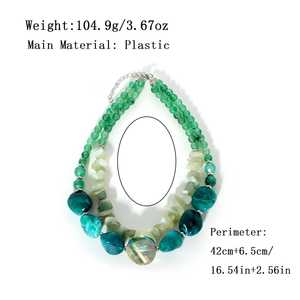 Collar Geométrico Contemporáneo de Plástico para Mujer con Detalles de Vidrio Orgánico y Estilo Clásico - Product Image 6