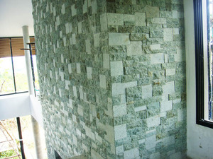 Carreaux de piscine antidérapants de qualité supérieure en pierre verte de Sukabumi 150x150mm - Product Image 2