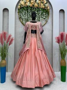 Lehenga Choli rose doux avec Dupatta | Tenue indienne brodée lourde | quantité minimale de commande acceptée pour les acheteurs en gros - Product Image 5