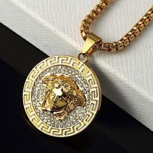 Pendentif Hip Hop personnalisé en argent 925 Design de mode de rue glacé Diamant Moissanite Personnalisé Christian Cross Baguette Fine - Product Image 3