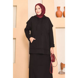 Conjunto de Dos Piezas con Detalle de Sudadera con Capucha, Hijab Negro Transpirable - Product Image 4