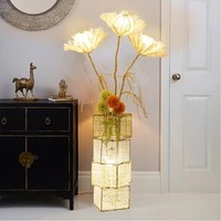 Lanterne en fer antique avec lanterne en verre transparent Bougeoirs décoratifs en métal Pots pour la décoration intérieure Décor de Noël Nouvelle arrivée