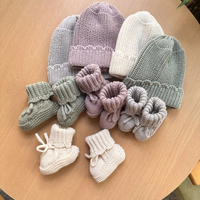 Bonnet personnalisé en coton et laine pour l'automne et l'hiver ensemble de chaussons bonnets tricotés pour enfants chapeaux pour bébés coffrets cadeaux