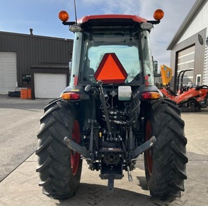 Tractor Kubota 2022 de la serie compacta y estrecha para viñedos y huertos - Product Image 1