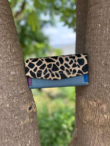 Véritable fait à la main recyclé imprimé Animal fourrure cuir femmes pochette élégant trapu arc-en-ciel couleur multi-usage sac à main ATM porte-carte portefeuilles - Product Image 3