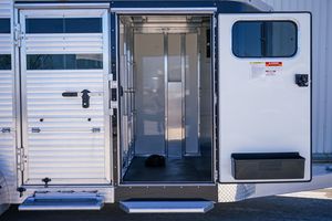 Remolque de Alta Calidad para Ganado, Nuevo Mini Remolque con Capacidad de 3500 kg para Caballos/Ganado/Cabras/Ovejas, Disponible en Todos los Tamaños - Product Image 3