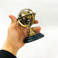 Globe du monde de sphère armillaire en laiton nautique avec base en bois-Accent décoratif élégant et durable pour la maison ou le bureau