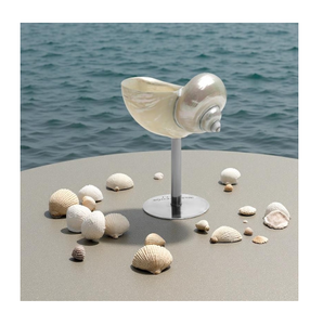 Verre à vin en coquille naturelle de luxe pour la vaisselle de mariage de plage et la salle à manger de style resort - Product Image 1