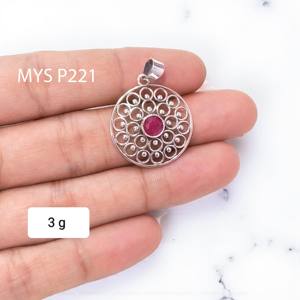 Vente en gros de bijoux fins en argent sterling 925 pendentif de style bohème fait à la main avec rubis incrusté de pierres précieuses avec sertissage de griffe - Product Image 1