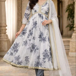 Conjunto de Kurta Alia para Mujer con Detalles de Encaje |   Traje Étnico Pant & Dupatta al por Mayor - Product Image 1