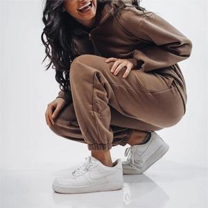 Ensemble de survêtement pour femmes, dernier design, sweat à capuche court avec fermeture éclair, pantalon cargo, 2 pièces, mode féminine, survêtement pour l'hiver, survêtement personnalisé pour femmes - Product Image 5