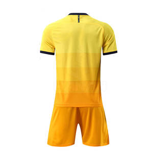 Uniforme de fútbol juvenil de los últimos diseños, transpirable, color personalizado, 100% poliéster, uniforme de fútbol hecho - Product Image 2
