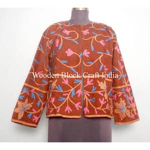 Veste brodée en vente chaude, veste matelassée faite à la main pour femmes, vêtements de plage bohèmes, vêtements de festival élégants, cadeau unique pour elle, bordure libre - Product Image 6