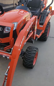 Tracteur miniature Kubota BX-23S 24 CV avec roue de tondeuse attachée, composants essentiels pour les petites exploitations agricoles, y compris le moteur à roulement usagé - Product Image 3