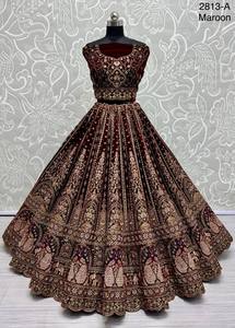 Hermoso trabajo sobrio nupcial Lehenga Choli con Dupatta bordado pesado para Bodas de invierno - Product Image 4