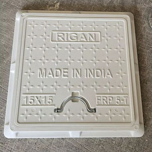 Couverture de regard carrée noire 24x24 en fibre de verre SMC BMC, renforcée par des barres d'armature en acier et une grille en fer, protection UV - Product Image 1