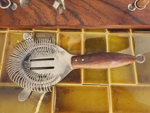 Ensemble d'outils de bar avec manche en bois et tête argentée, avec support suspendu, pour la préparation de cocktails et le service en bar, vente en gros depuis l'Inde - Product Image 5