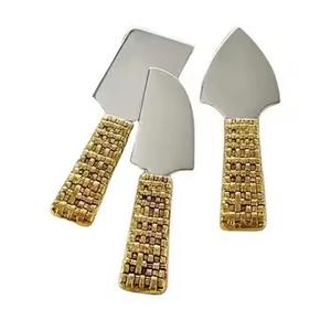 Juego de 3 Cuchillos para Queso de Acero Inoxidable Chapado en Oro de Primera Calidad, Acabado Espejo, Cubertería Elegante e Imprescindible para Queso - Product Image 6