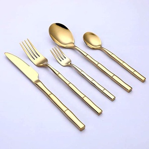 Juego de cubiertos chapados en oro de acero inoxidable con estilo moderno Mango de diseño de bambú hecho a mano informal - Product Image 1