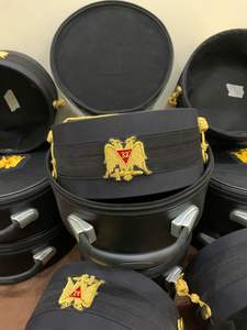 หมวกปักมงกุฎสีดำรูปพระราชพิธีแบบสก๊อต32ND - Product Image 2