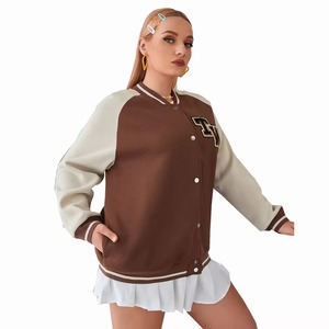 Chaqueta Universitaria Personalizada para Mujer, Chaqueta Varsity de Alta Calidad con Bordado, Mangas Largas, Chaqueta Corta para Mujer - Product Image 5