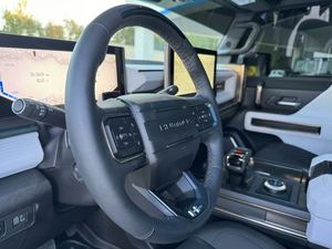 Gran Oferta, ¡No te lo Pierdas! 2023 GMC HUMMER EV PICKUP 3X CREW CAB AWD Listo para Enviar - Product Image 2