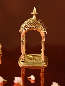 Sculpture de poisson en métal de haute qualité pour étagère de fenêtre, console, table, vitrine, pièce d'accent décorative moderne - Product Image 2