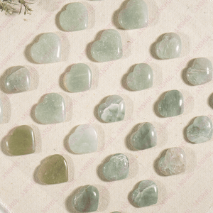 Cœurs plats en cristal d'aventurine verte polie, écologiques, en gros, pour la décoration intérieure et la méditation - Product Image 6