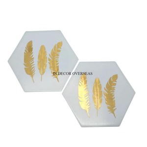 Ensemble de 2 sous-verres de forme carrée en marbre blanc de qualité supérieure avec un créateur indien gravé au coeur doré au prix le plus bas - Product Image 2