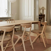 Table à manger en chêne massif Sukavina avec un design rustique moderne, meubles de salle à manger, capacité 8 personnes, aucun assemblage requis
