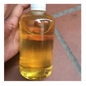 Huile de noix de coco à texture propre du Vietnam avec embouteillage soigné à débit lisse et norme prête à l'exportation du Vietnam - Product Image 3