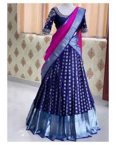 Lehengas de luxe Kanjivaram Zari Silk Bollywood Style avec chemisiers Festive & Party Wear pour l'hiver par Fashionharbour - Product Image 2