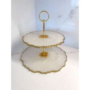 Impresionante soporte para pasteles de resina hecho a mano con bordes pulidos que garantizan una elegante mesa de postres para ocasiones elegantes - Product Image 4