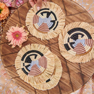 Posavasos de Rafia Estilo Artesanal para Decoración de Mesa Premium, Mejora la Experiencia Gastronómica con Artesanía Sostenible - Product Image 1