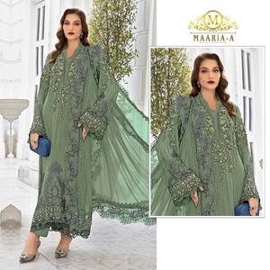 Traje Pakistaní de Primera Calidad en Georgette Pesado para Festivales y Ocasiones Especiales Disponible al Mejor Precio - Product Image 1