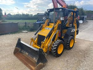รถตักล้อยาง JCB 1CX 4 ตัน 50 แรงม้า สำหรับงานฟาร์มและงานก่อสร้าง พร้อมกระบอกไฮดรอลิก - Product Image 5