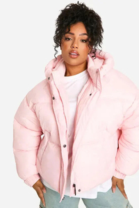 Chaqueta Acolchada Extra Grande Personalizada Color Rosa Bebé OEM para Mujer, con Forro de Piel Sintética, Chaqueta de Invierno con Capucha y Burbujas - Product Image 4