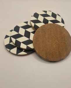 Ensemble de sous-verres modernes en bois avec incrustation d'os, 4 pièces, logo personnalisable écologique de haute qualité, style classique, maison, hôtel et restaurant - Product Image 4