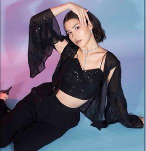 เสื้อทำงานผ้าจอร์เจ็ตหลากชนิดมาใหม่เซ็ตแบบคูรอร์ดสำหรับผู้หญิงชุดอินเดียแบบตะวันตกสำหรับฤดูร้อน2024 - Product Image 1