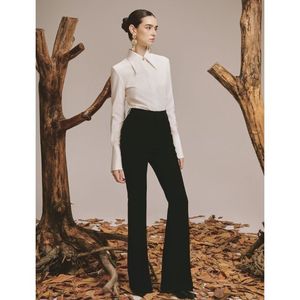 El mejor precio para damas Blusa elegante de ópalo Servicios ODM Colección de otoño Talla XS Camisa de moda de algodón delgada para mujer Hecho en Vietnam - Product Image 1