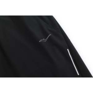 กางเกงกีฬาขาสั้นเอวกลางสำหรับผู้หญิง ERKE รุ่น 12225202151-001 สีดำ - Product Image 4