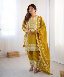 Ensemble Kurta Mustard en Soie Georgette Brodé de Sequins Fantaisie, Haut, Bas et Dupatta, Tenue de Soirée, Prix de Gros, Vêtement Ethnique - Product Image 2