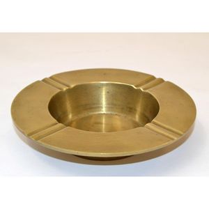 Cenicero de latón de lujo con bordes tallados únicos diseñados para un atractivo estético y una presentación de calidad superior - Product Image 3