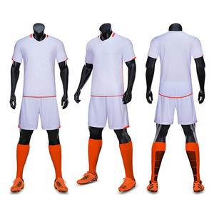 Uniformes de camisetas de fútbol lisas al por mayor, ropa de fútbol hecha a medida OEM - Product Image 1