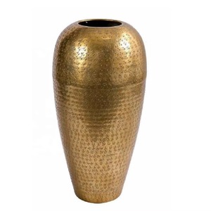 Vase à fleurs dorées fabriqué à la main Pot décoratif artistique de qualité supérieure idéal pour les mariages, les festivals et les occasions spéciales - Product Image 1