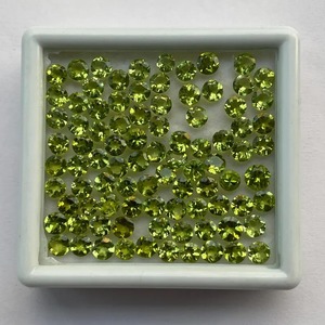 Peridoto Verde Natural al por Mayor, 5x5 mm, Corte Brillante, Facetado, Piedras Preciosas Sueltas, Certificado por Terceros, 0.5-1 Quilates, para Joyería - Product Image 1