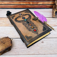 Carnet en cuir Seven Stone, Grimoire religieux à motif serpent en relief, 10x7 pouces, fait main, avec papier à bords festonnés et pierres précieuses pour l'écriture