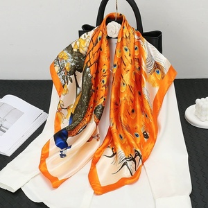 Sciarpa in Seta con Stampa Leopardata Personalizzata per Donna, <span class=keywords><strong>Foulard</strong></span> in Raso con Motivo Animale, Stampa Digitale Personalizzata - Product Image 3