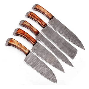 Juego de Cuchillos de Chef de Acero de Damasco Hechos a Mano en Varios Tamaños con Mangos de Madera Ambidiestros de Alta Durabilidad para Preparación de Alimentos y Exportación - Product Image 1